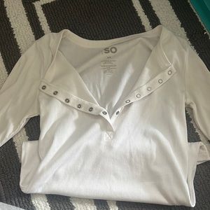 White kohl’s button up long sleeve tee